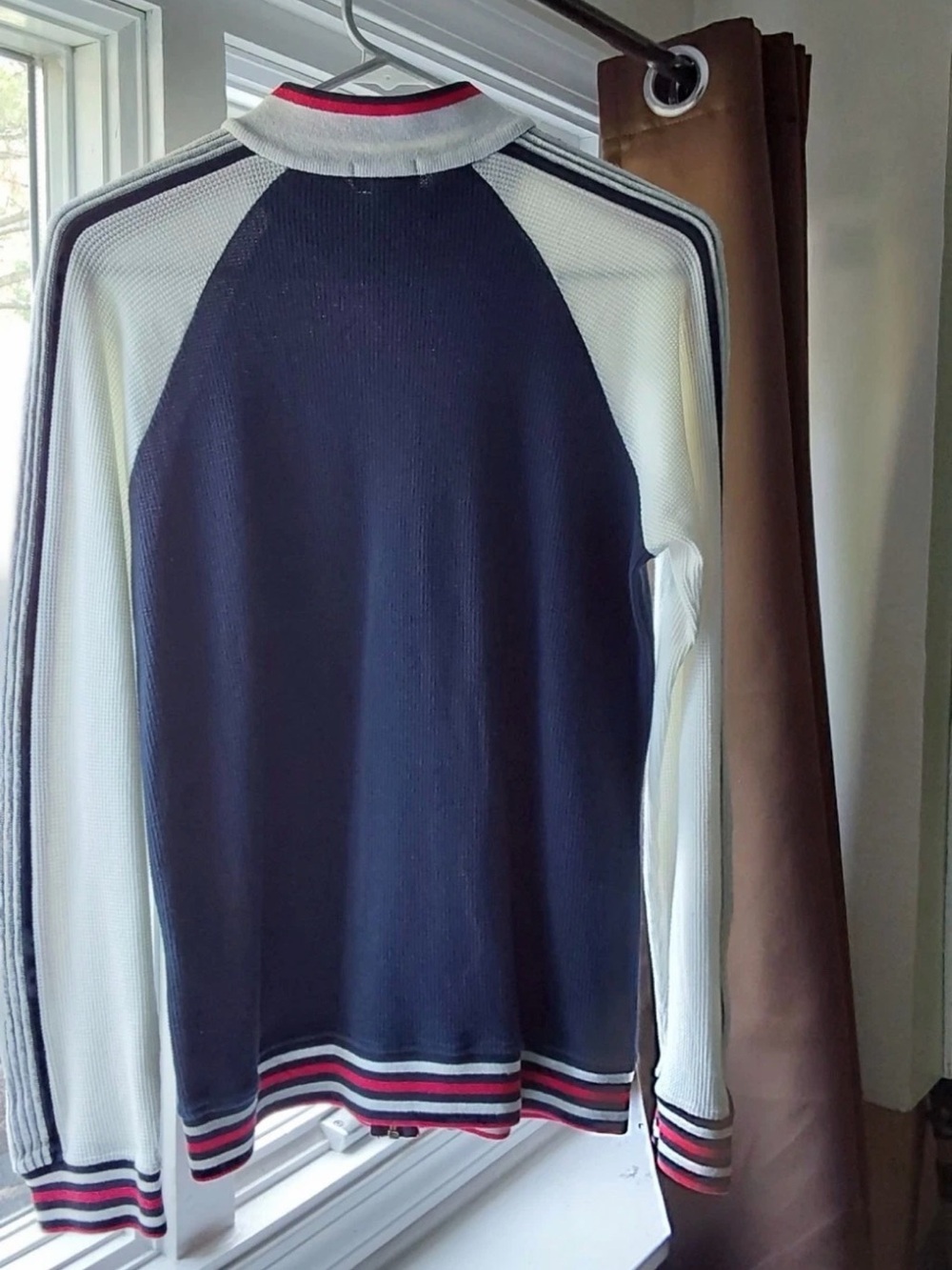 Men Sweater Subcategory Classification - Picture 8 of 8